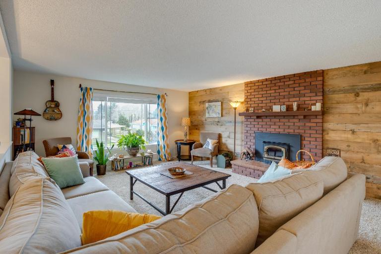 Rockaway Beach Vacation Rental: Walk to Ocean - B&B Rockaway Beach