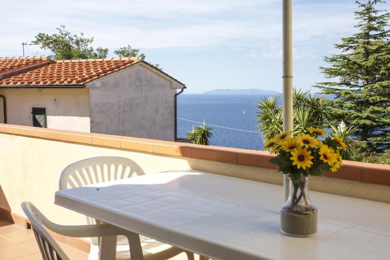 Bougainvillea Primo Piano - Goelba - B&B Zanca