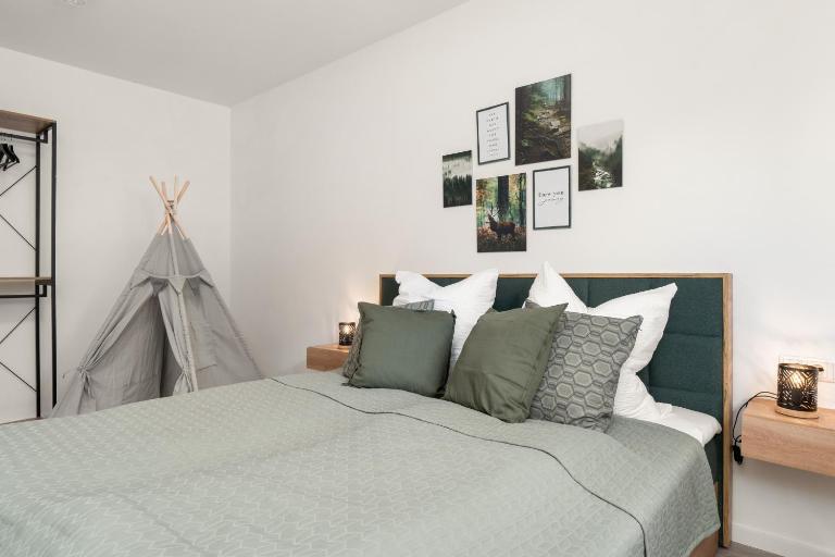 Livesto Apartments im Zentrum Bad Driburgs - Modern, Parkplatz, Terrasse, Switch, SmartTV für Familien und B2B - B&B Bad Driburg
