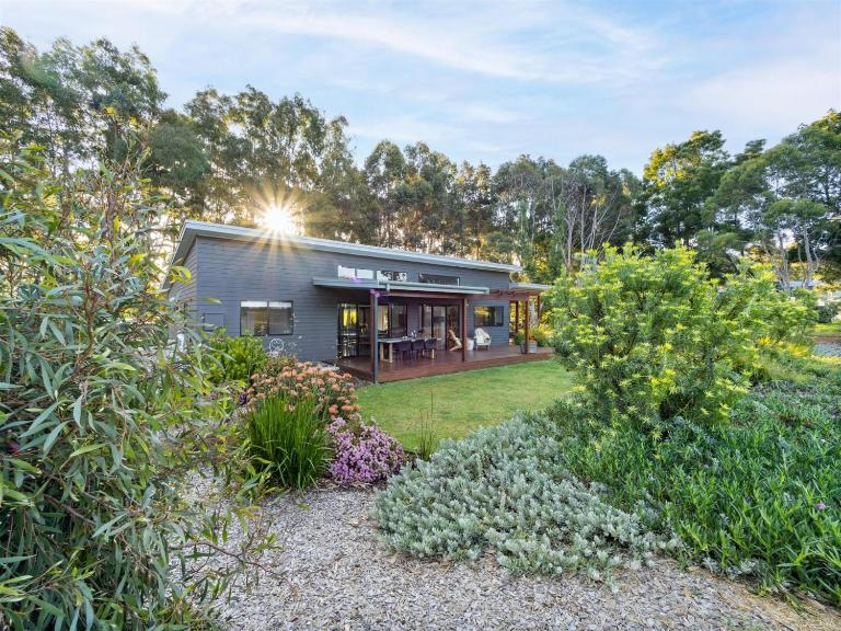 Vines & Stars - Amongst The Vines - Private Luxury - B&B Yallingup