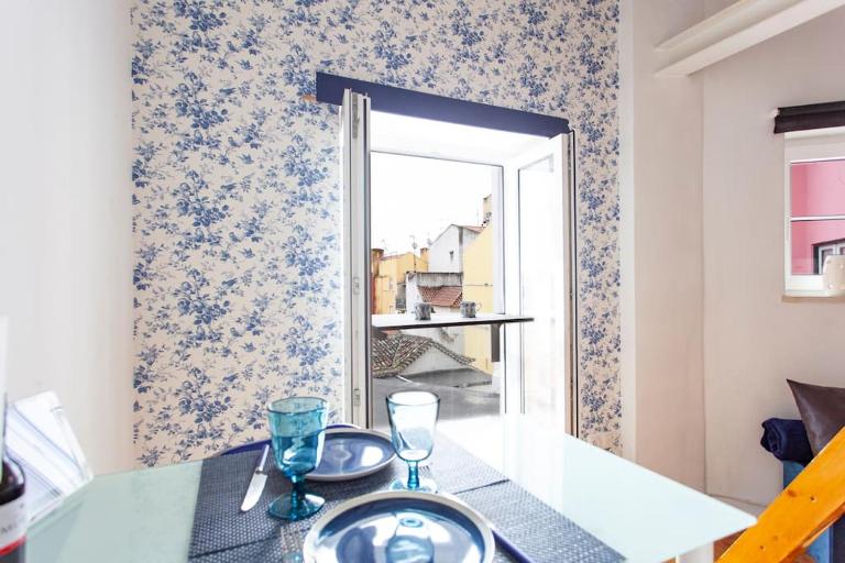 Alfama I, eco-penthouse with view & french balcony - Ferienwohnung Lissabon