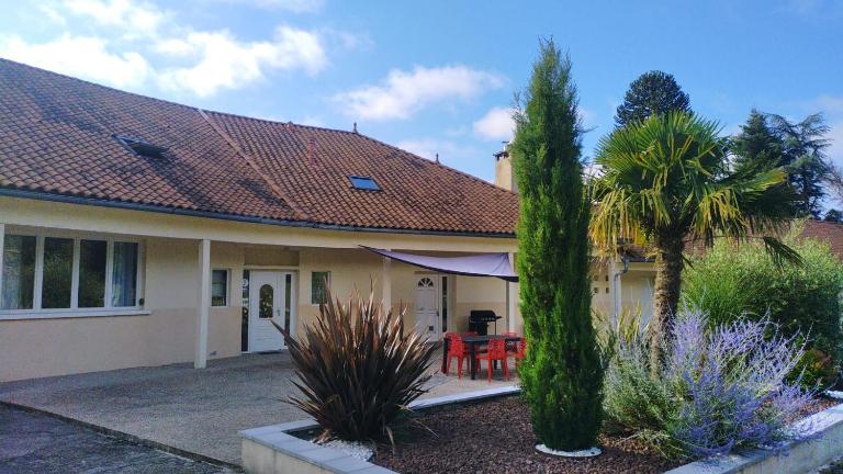 gîte résidence de la fontaine à Compreignac - B&B Compreignac