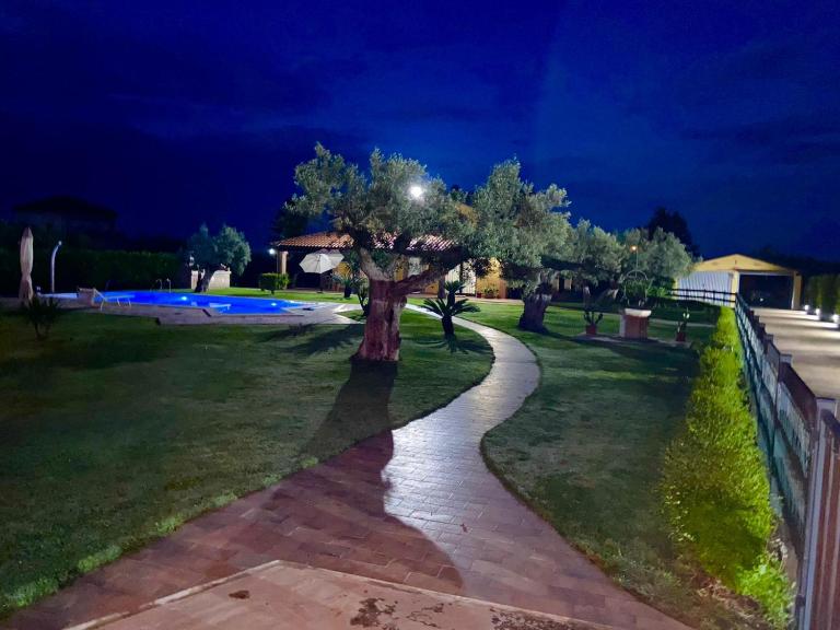 Giardino tra gli ulivi - B&B Treglio