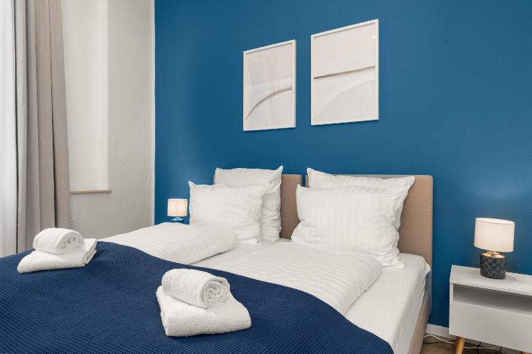 SHINY HOMES - Modern & Cozy Stay in Bielefeld Mitte - Bed and Breakfast Bielefeld