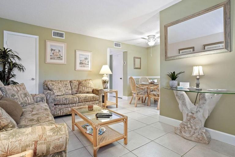 Waves 16 1 Bedroom Paradise with Heated Pool in - B&B St. Pete Beach