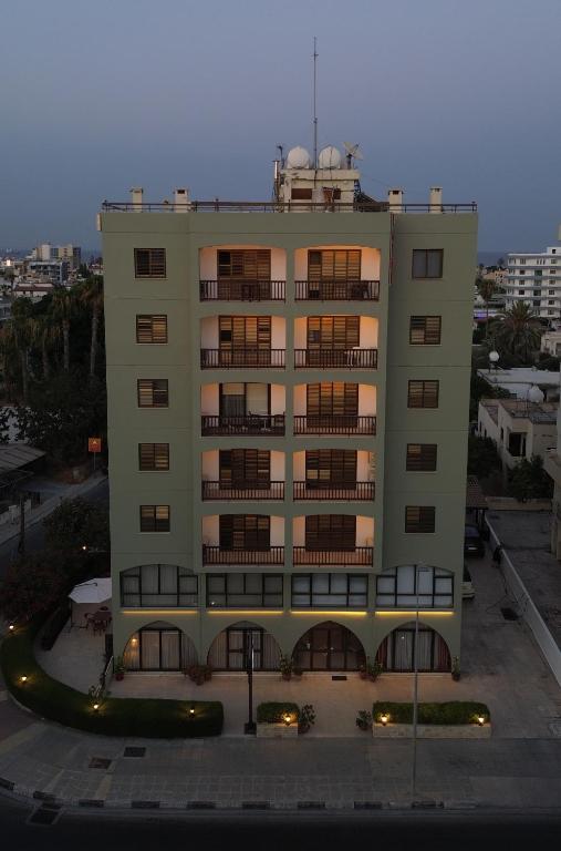 Layiotis Hotel - B&B Larnaca
