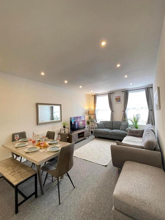 Montague Apartment-Spacious, Central & Free Parking - Ferienwohnung Worthing