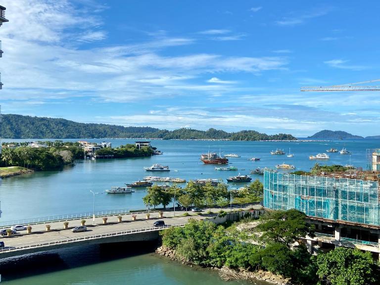 Sunrise Suite Imago above Imago Shopping Mall - Ferienwohnung Kota Kinabalu
