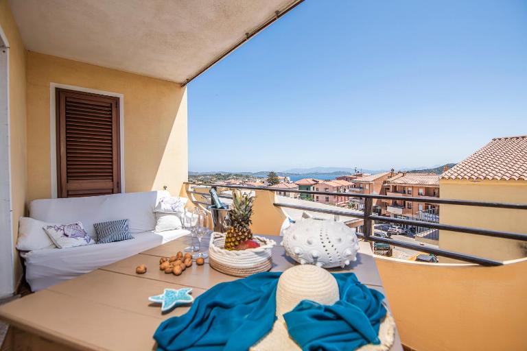The Blue Whale - Happy Rentals - Bed and Breakfast La Maddalena