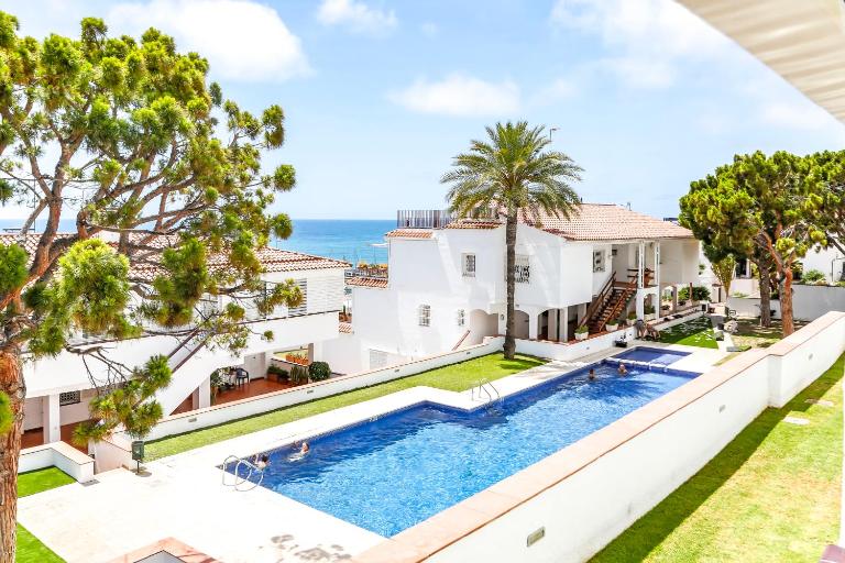 Infinity Jupi Sea - B&B Sitges
