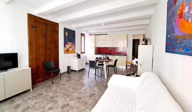 Momi Apartment - B&B Como