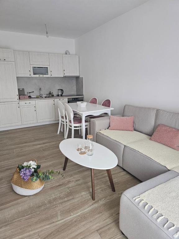 SOL Apartment - Ferienwohnung Ulcinj