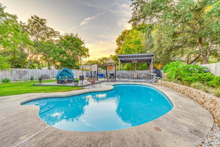 Fort Walton Beach Home w/ Pool: 5 Mi to Beach! - B&B Fort Walton Beach