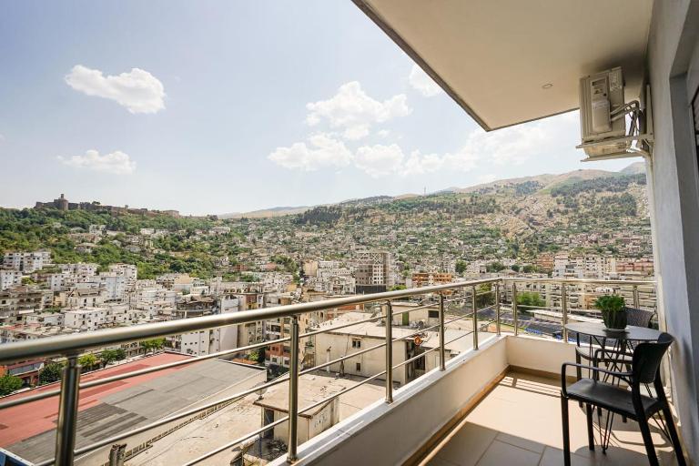 View City Apartments - Bed and Breakfast Gjirokastër