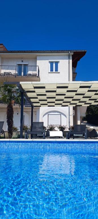 Apartmani Bura - B&B Cirquenizza