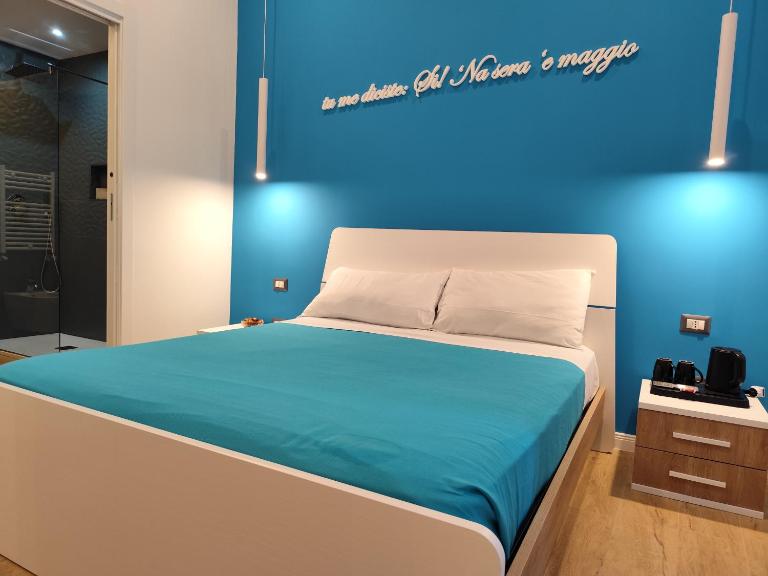 Song House centro storico 2 pax - B&B Napoli