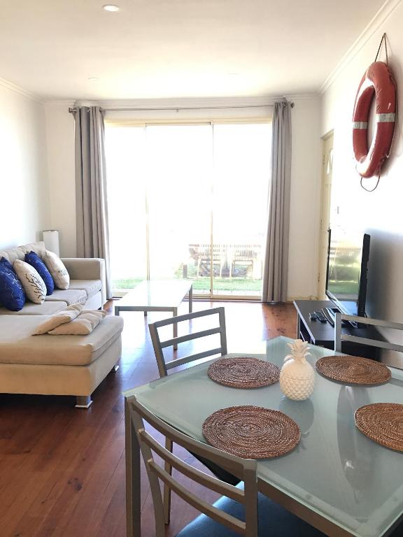 Coastal Blue - B&B Seacliff