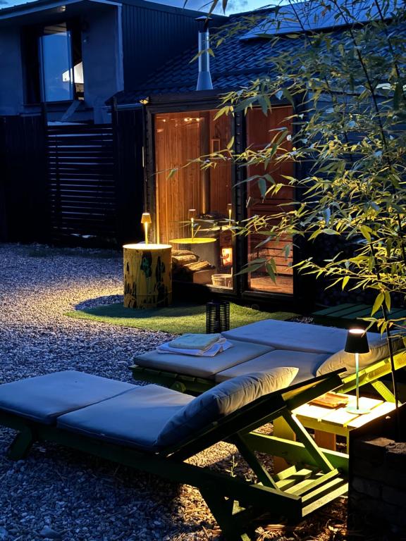 Bambuus Garden & Spa - Bed and Breakfast Drăgăşani