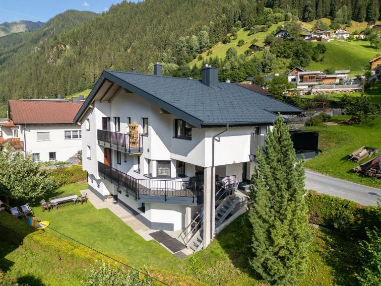 "Apart Edi" inkl SILVRETTA PREMIUM SUMMERCARD - Bed and Breakfast See
