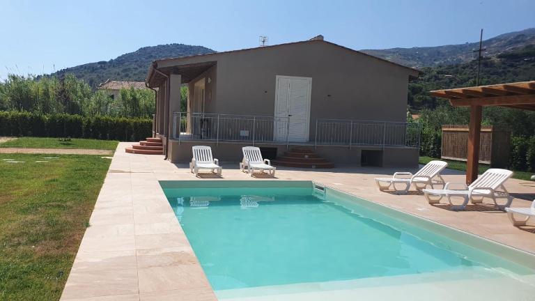 VILLETTA LE PAVANE ISOLA D'ELBA - Bed and Breakfast Casaluce