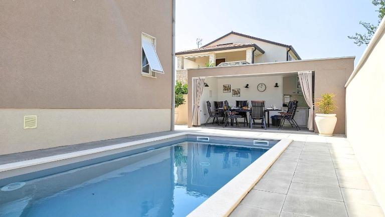 Casa Ulika - B&B Zambratija