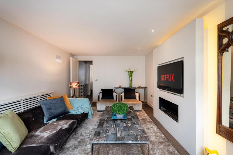 Luxury 3BR Home in Belgravia, Near Victoria - Chambres d'hôtes Londres