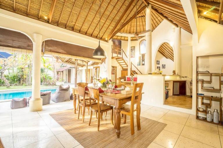 Tropical 3BR villa in the heart of Seminyak - Bed and Breakfast Seminyak