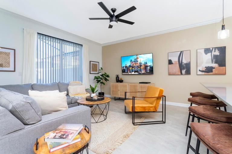 Modern Clean home Private Pool close Disney 2968 - Chambres d'hôtes Kissimmee