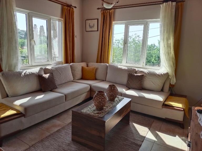 Ayvalık Milda Konuk Evi - B&B Aivali