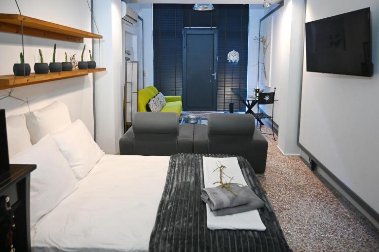 Central two-floor loft with private entrance - B&B Patrás