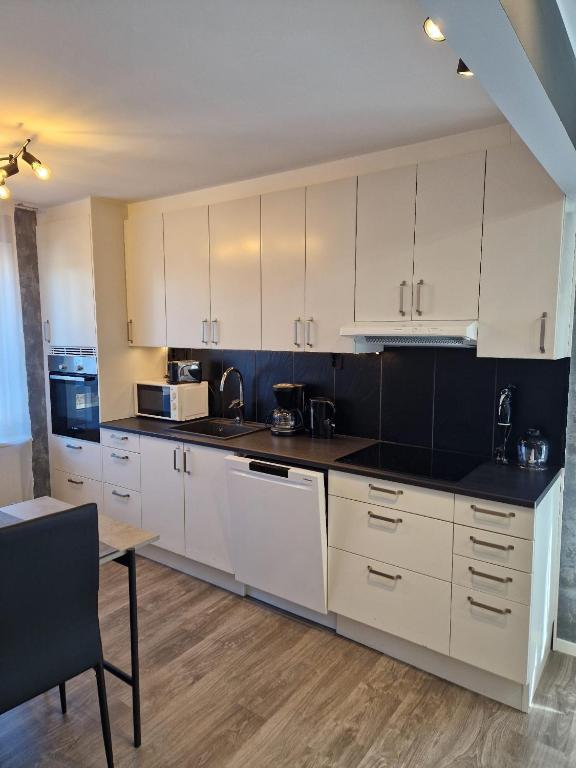 Modernt gästhus på 90 m2 för upp till 8 personer - B&B Västervik