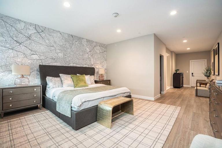 Private Room with Kitchen & Bath 3 - B&B Bradenton