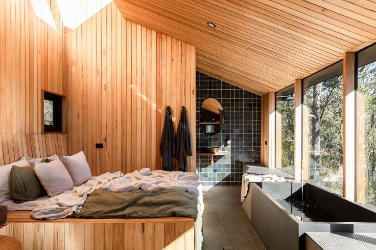 Hunter Huon Valley Cabin Three - Bed and Breakfast Glen Huon