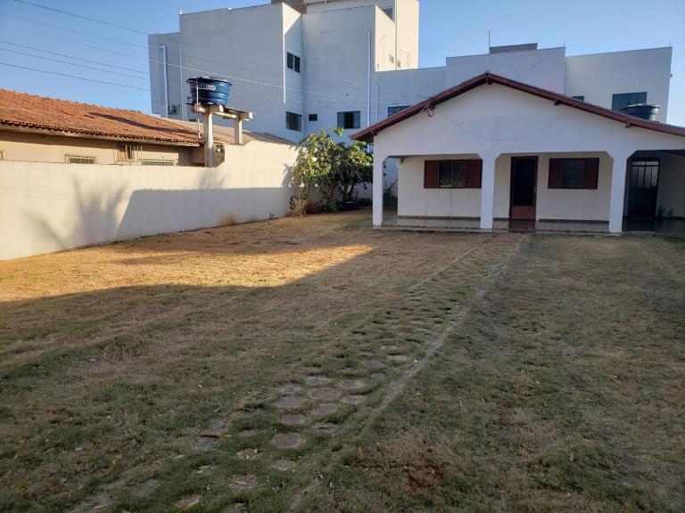 Casa Centro Bem Localizada Ampla - B&B Tangará da Serra