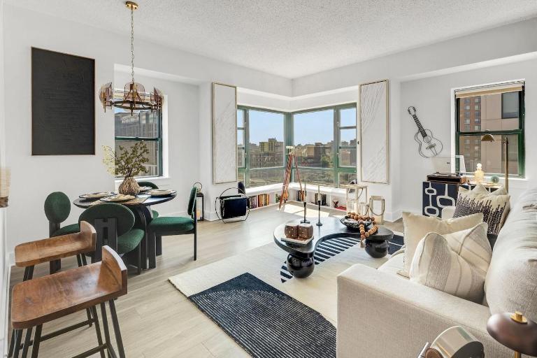 Penthouse Perfection with Unmatched Skyline Views - B&B Stamford