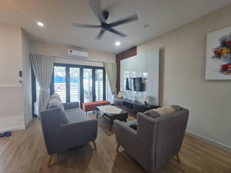 Ruai Delfina, whole house for you to enjoy - B&B Kampung Baharu Nilai