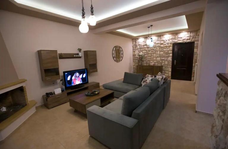 Unique central apartment under the rocks - Chambres d'hôtes Kalampáka