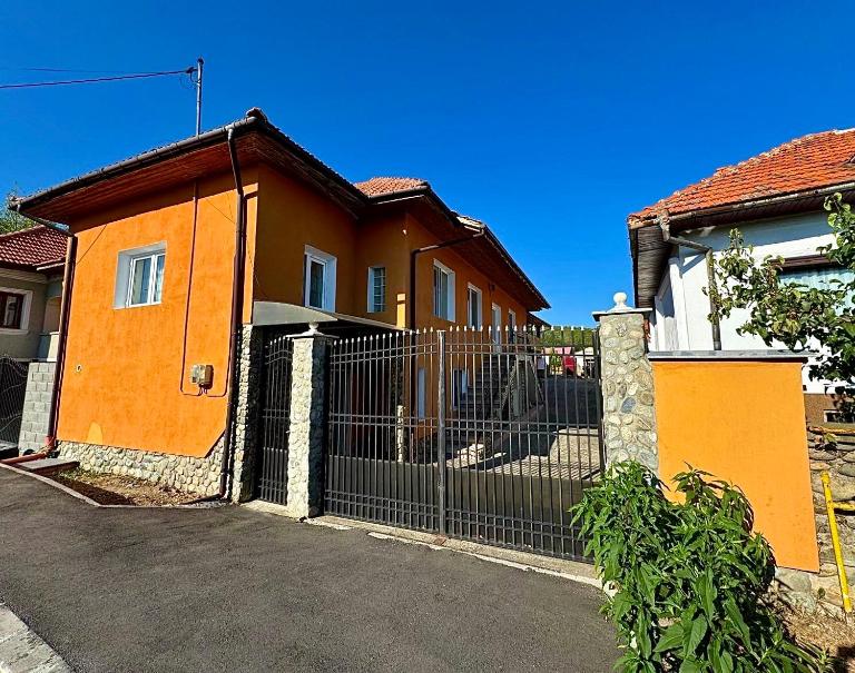 Eduard House - Ferienwohnung Bumbeşti-Jiu