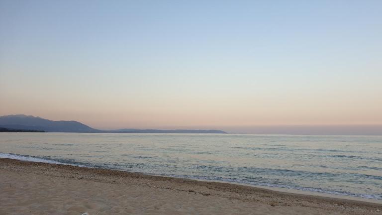 Atlantida Beach Apartment - Ferienwohnung Asproválta