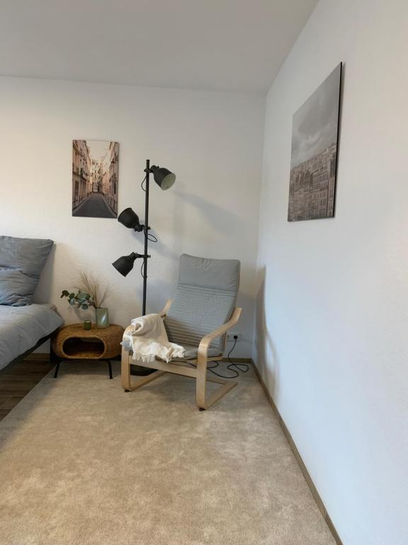 HMS16 I 1-Zimmer Apartment mit Balkon I Daimler Nähe I S-Bahn & City - Sindelfingen - Chambres d'hôtes Sindelfingen