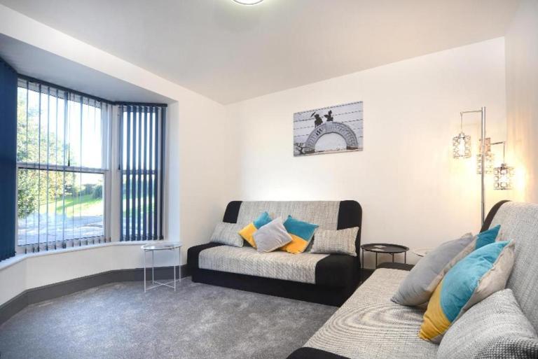 8 Beds Work & Family Stay Free Parking! - B&B Southampton