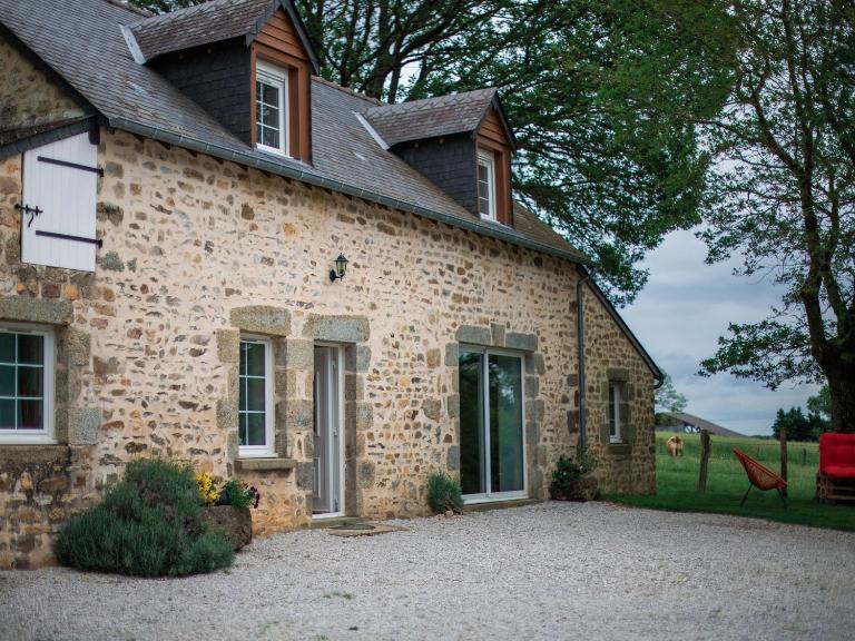 Gîte de charme rénové avec cheminée, terrasse et proche randonnées - Capacité 13 pers. - FR-1-410-179 - Ferienwohnung Saint-Léonard-des-Bois