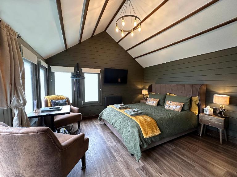 The Cabin Near Stansted Airport - B&B Little Hallingbury