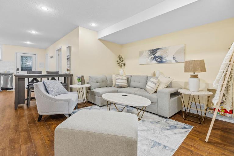 Elegant & Private Apartment - Short Walk From Downtown - Bed and Breakfast London