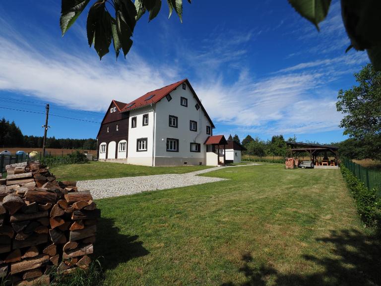Chalupa U Tří cest - B&B Krásná Lípa
