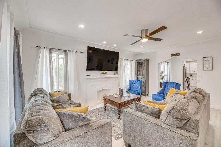2 Mi to Citadel Outlets! East LA Retreat Near I-5 - B&B Los Ángeles