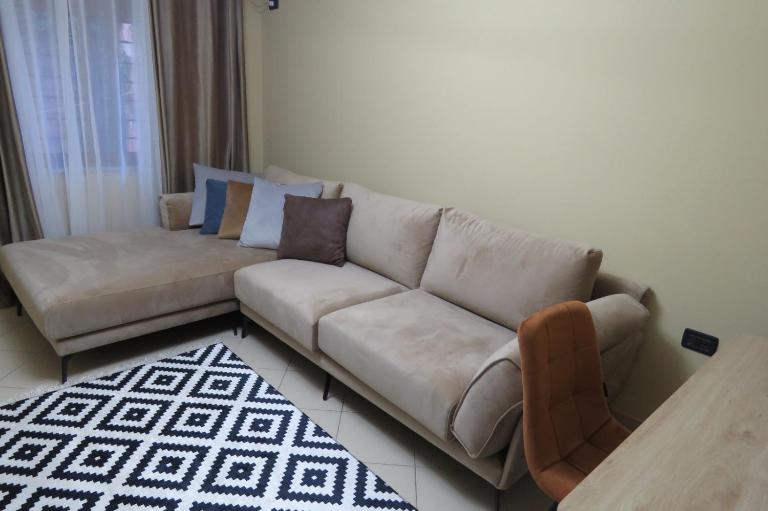 Cozy & Comfort Apartment near City Center, Xhamlliku Tirana - Ferienwohnung Tirana