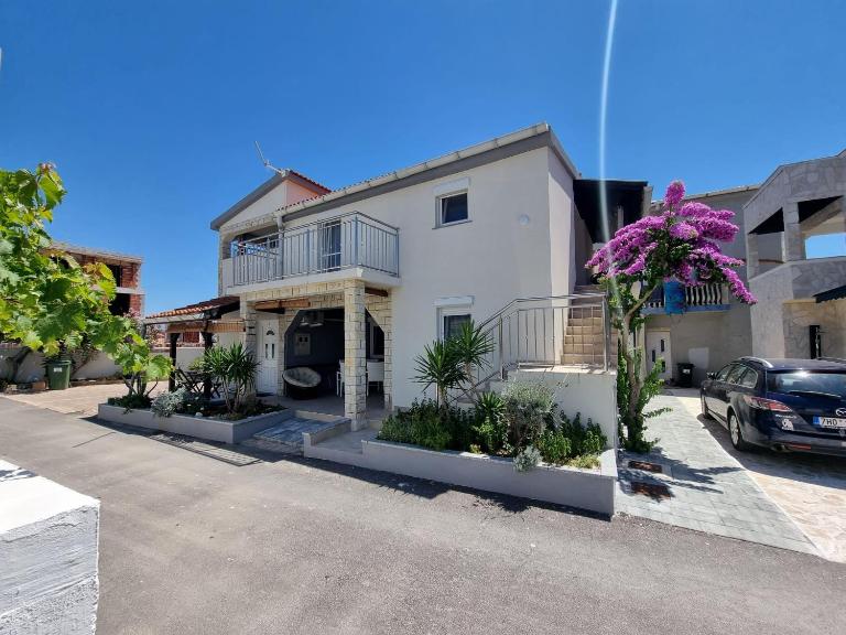 Apartmani Delminium - B&B Vir