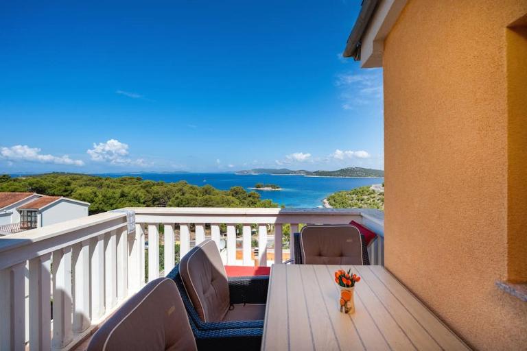 Apartman Gita, Bilo - Primošten - B&B Dolići
