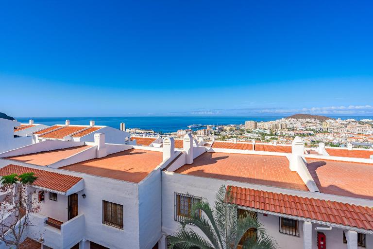 Cozy Port Royal Margot Sunset View Home - B&B Los Cristianos